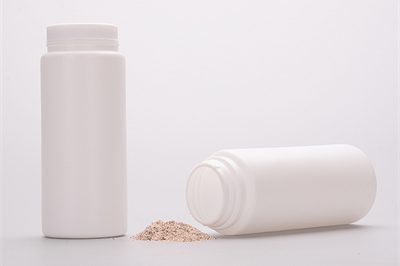 1 white plastic bottle (1)